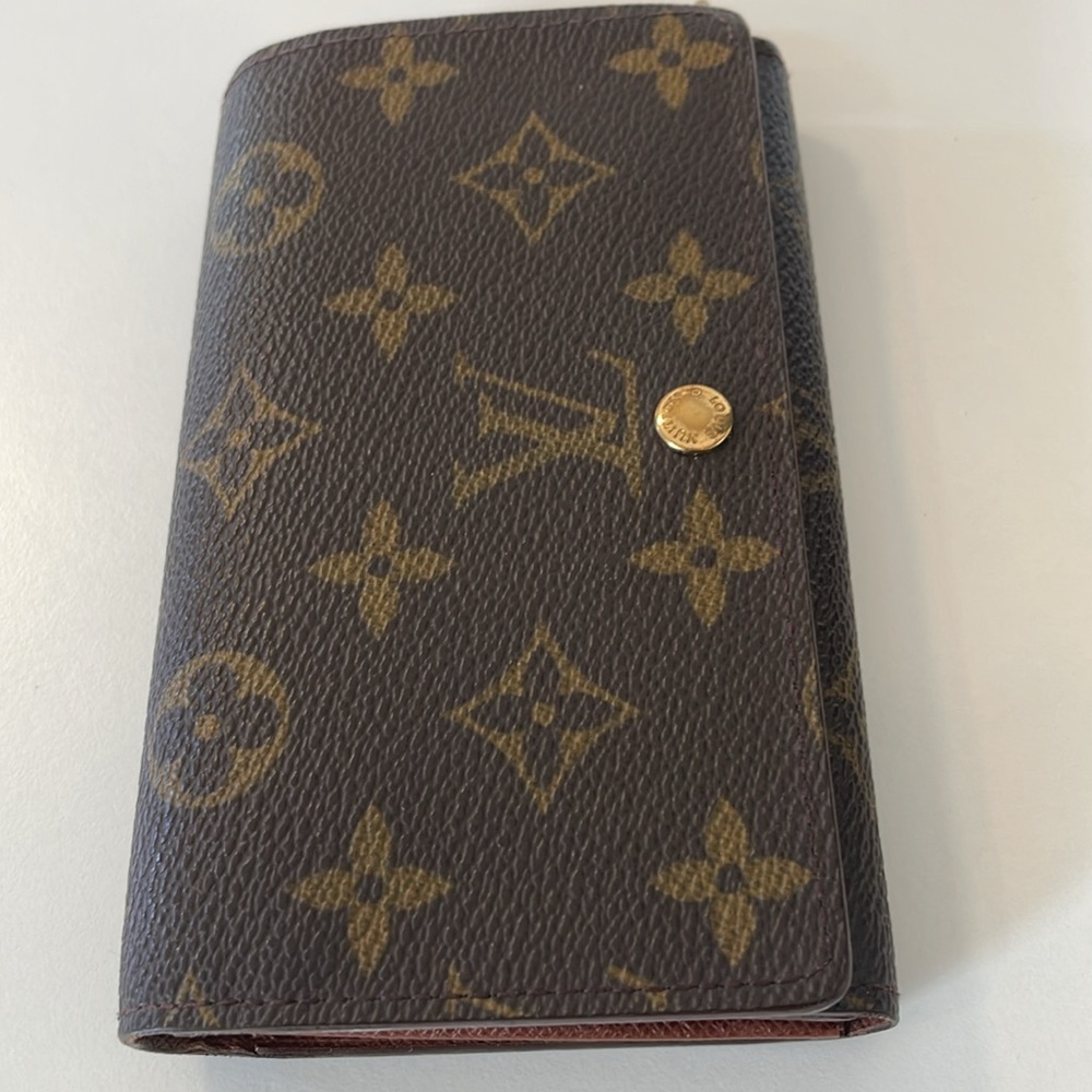Louis Vuitton 💯 Authentic
Coffre-fort bifold wallet